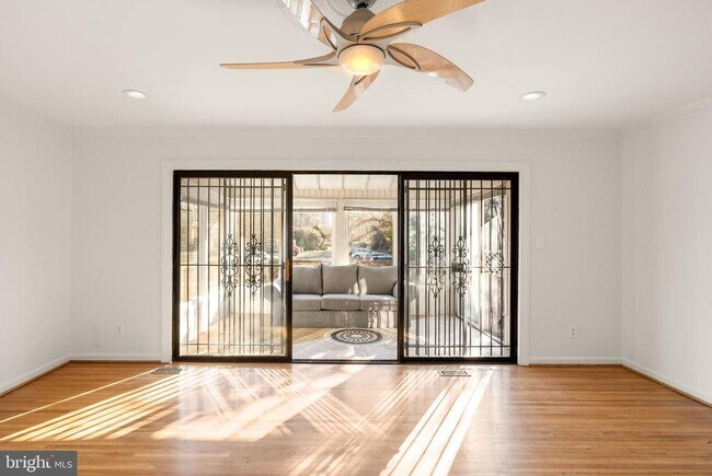 Building Photo - 500 G St SW