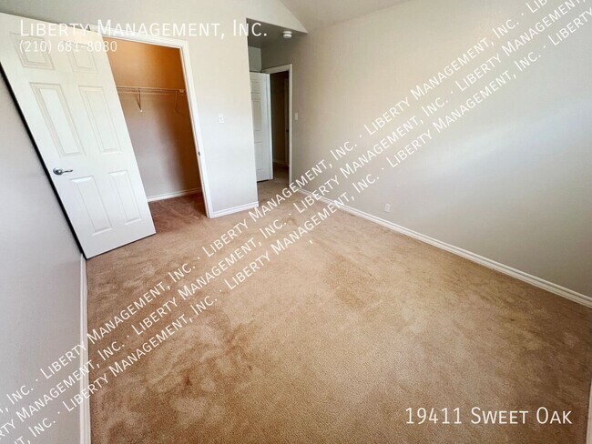 Building Photo - 19411 Sweet Oak
