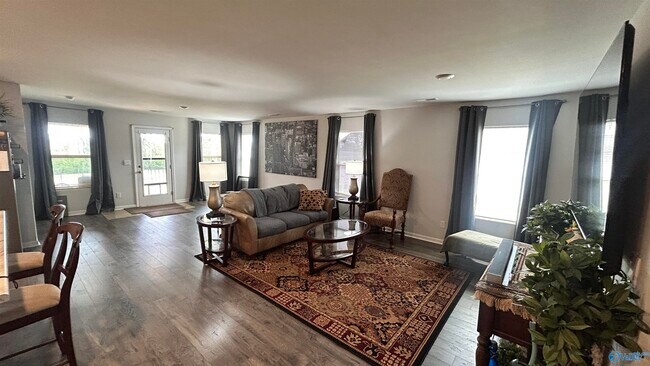 Building Photo - 174 Meadow Ridge Dr