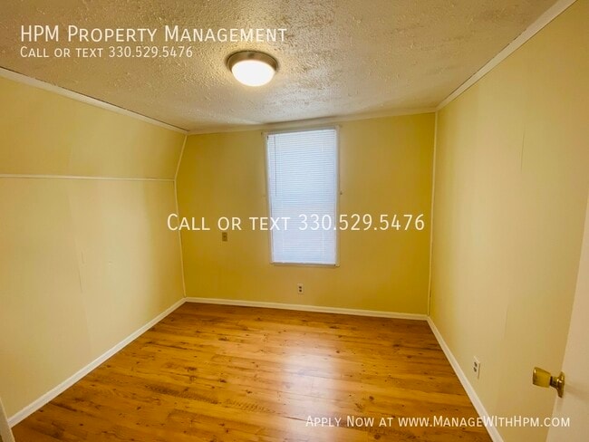 Building Photo - 730 Neale Ave SW