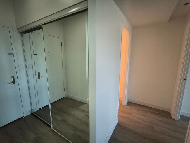 Building Photo - Newly Renovated Spacious 1BD/1 BA Property Available for Rent!!!