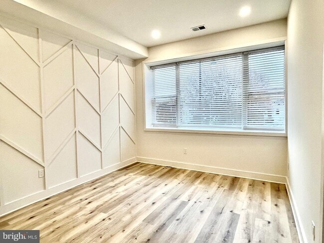 Building Photo - 1802 11th St NW