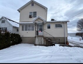 Building Photo - 454 Bodnick St