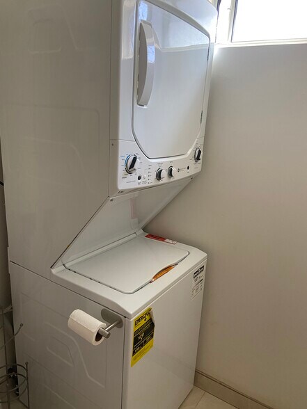 Building Photo - 21322 Providencia St