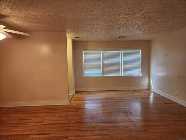 Building Photo - 606 Fairview Ave