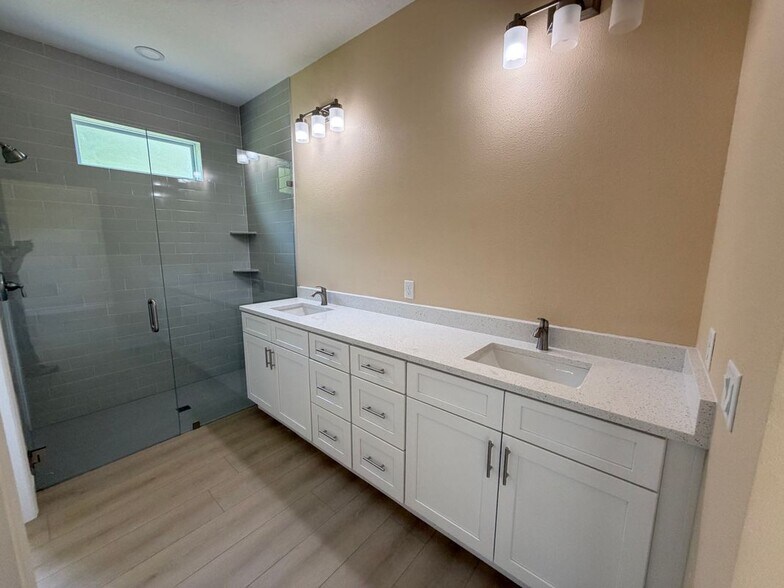 Building Photo - 4661 Hickory Tree Rd