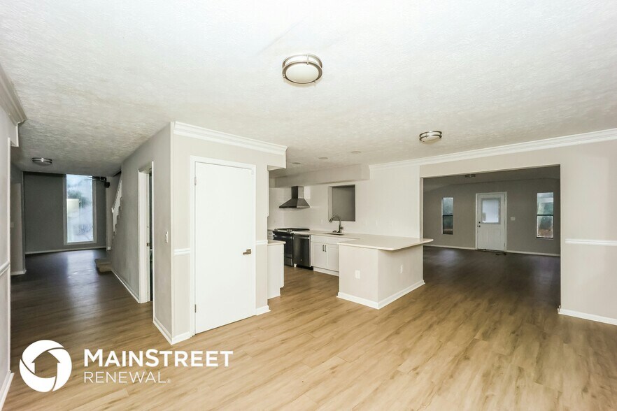 Building Photo - 4433 Woodbank Ln