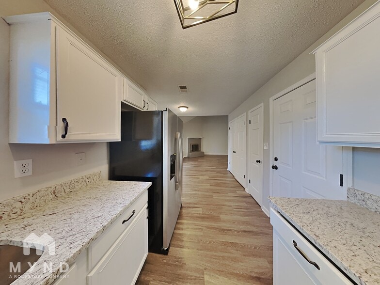 Building Photo - 1041 Spanish Trail Ln