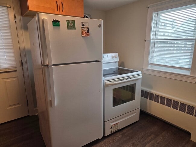 Building Photo - 14 Strafford Pl