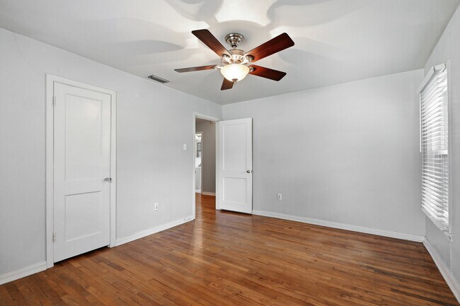Building Photo - 3412 Brady Ave