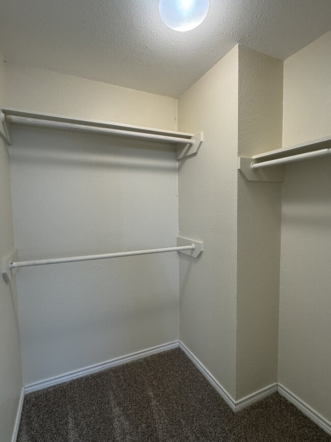 Building Photo - 7033 Bevington Dr