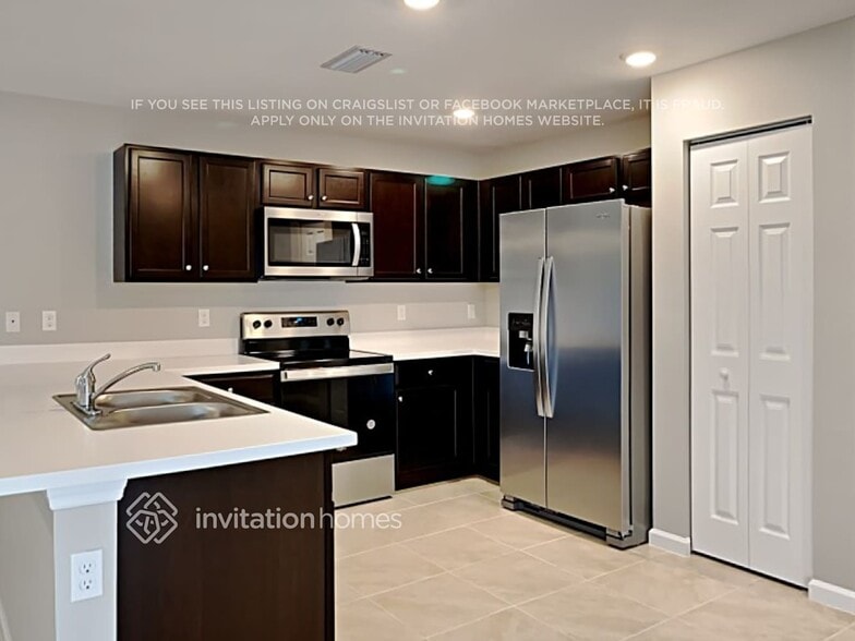 Building Photo - 1081 SW Macao Ave