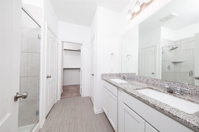 Building Photo - 31206 Whitfield Ct