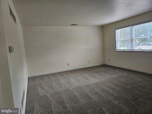 Building Photo - 14788 Sherwood Dr