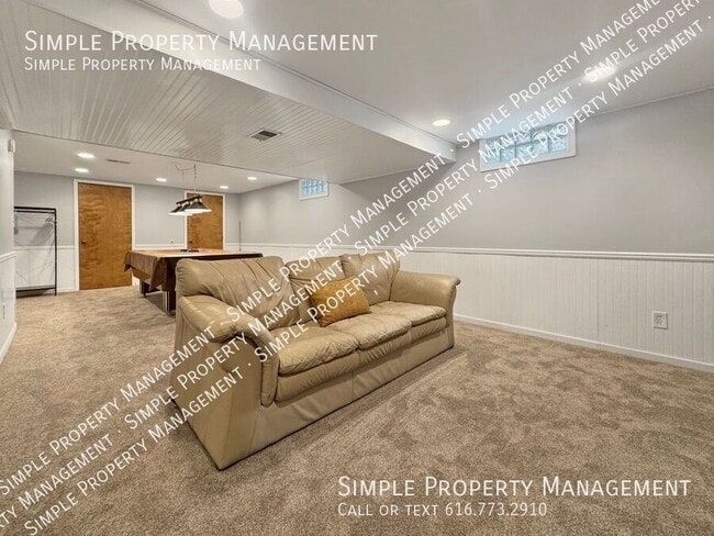 Building Photo - 5352 Queensbury Dr SE