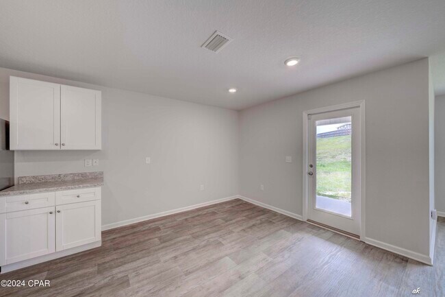 Building Photo - 7177 Ellie B Dr