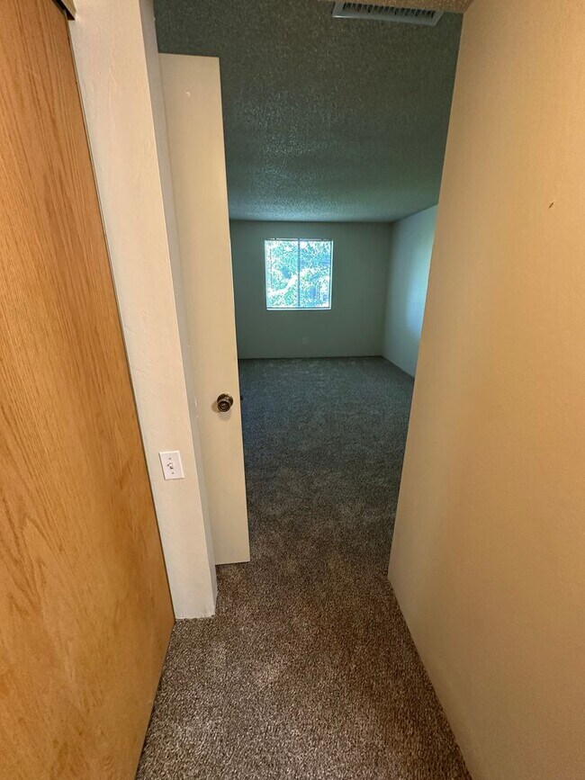 Building Photo - Cute and Cozy 1 Bedroom Condo in Gated Tim...