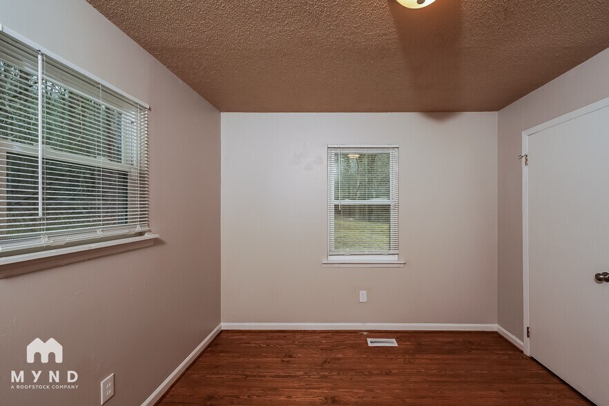 Building Photo - 6538 Mountain Heights Rd
