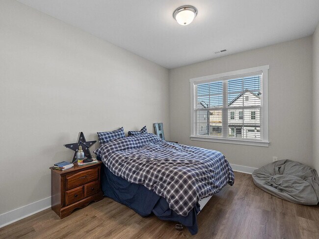 Building Photo - Lease OR Lease to Own