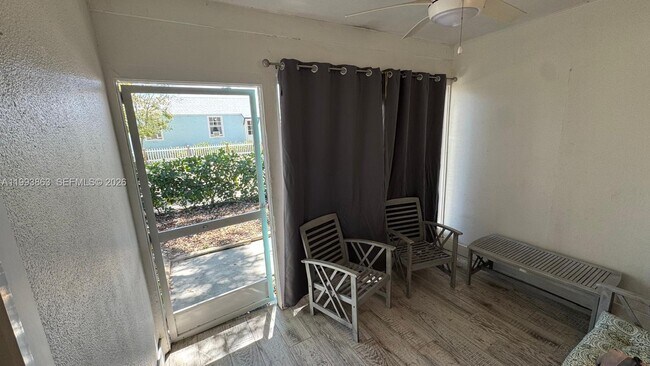 Building Photo - 414 9th Ave N