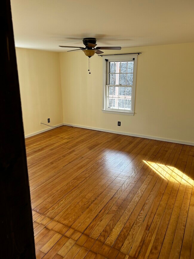 Rear berdoom - 969 Purchase Brook Rd