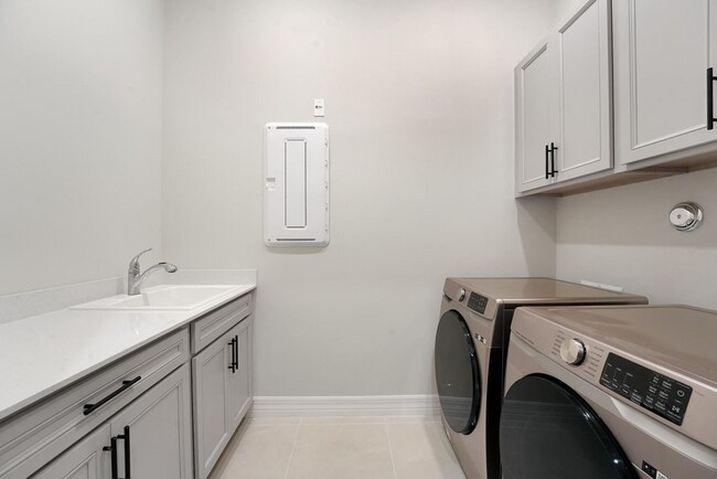 Building Photo - 5329 Blue Reed Ln.