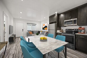 UNIT 3 AVAILABLE NOW - 451 Coronado Terrace