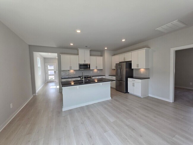 Building Photo - For Lease!! Experience comfortable, low-maintenance living in one of Gallatin’s premier active-ad...
