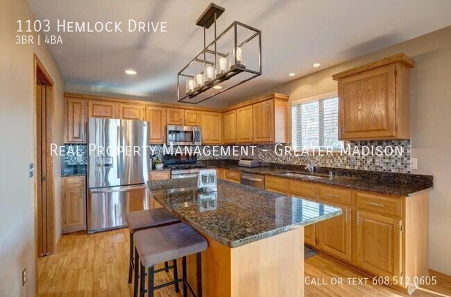 Building Photo - 1103 Hemlock Dr