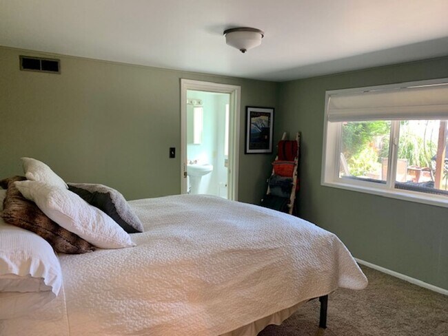 Building Photo - Spacious 4 Bedroom Magnolia Home Available June 12th