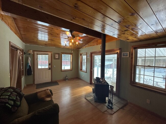 Building Photo - Furnished 1-Bedroom Primary Suite