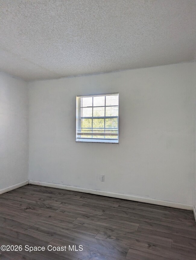 Building Photo - 1600 Sunny Brook Ln