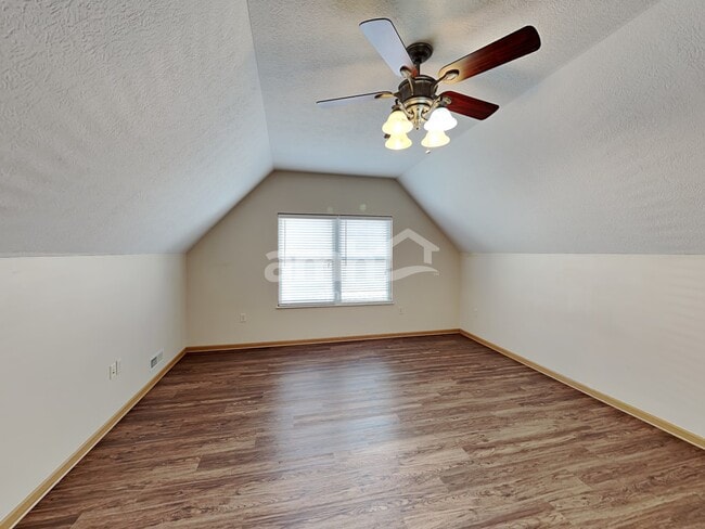 Building Photo - 6213 Home Park Dr