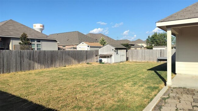 Building Photo - 1000 Farmhouse Dr