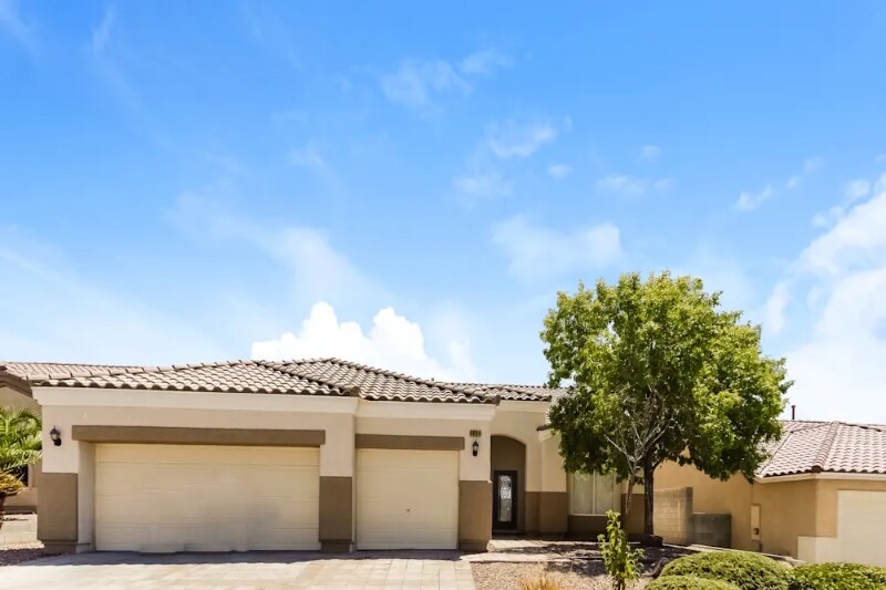 Building Photo - 5914 Buena Tierra St