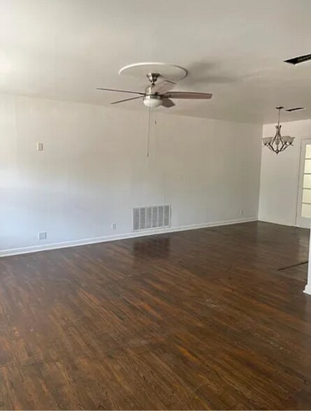 Building Photo - 123 Haverhill Dr