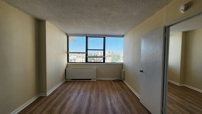 Building Photo - 280 Marin Blvd