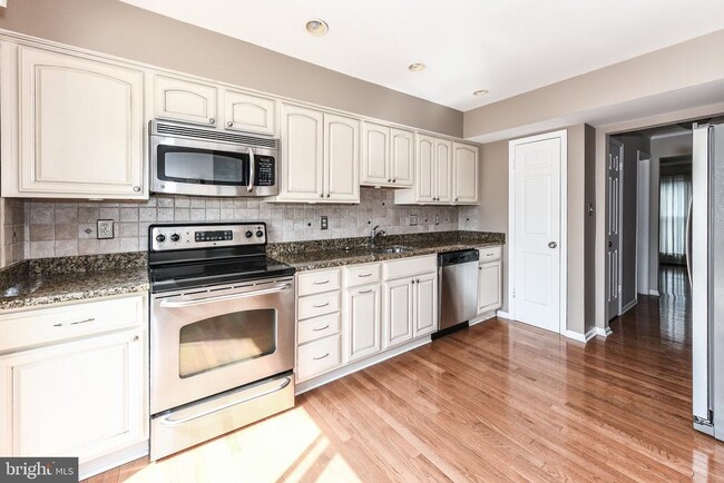 Building Photo - 3801 Grand Jct Ct