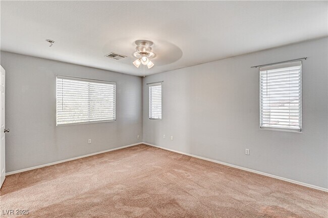 Building Photo - 10425 MIHELA Ave