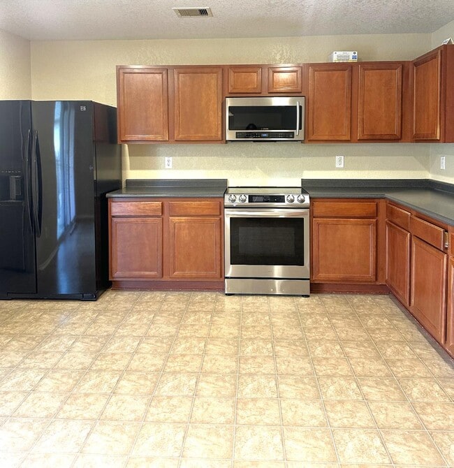 Building Photo - 7727 Barhill Post