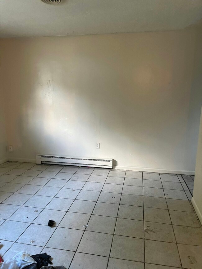 Building Photo - 4649 Forsythe Ave