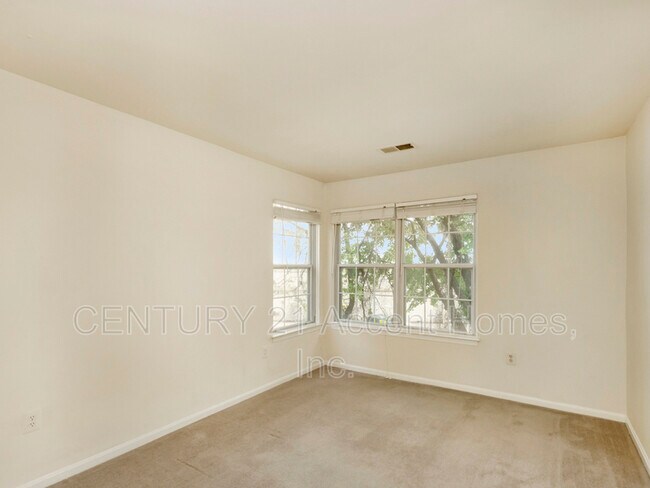 Building Photo - 8647 Beekman Pl