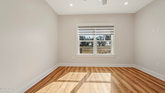 Building Photo - 1719 Country Club Dr