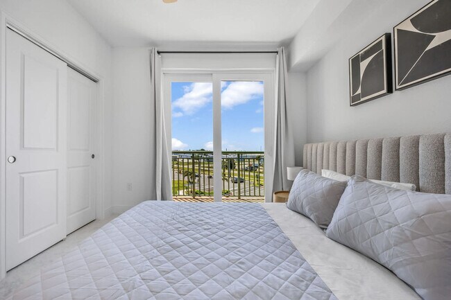 Building Photo - 605 Kemp St