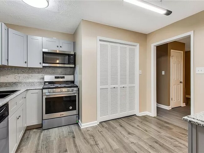 Building Photo - 3489 Mustang Dr