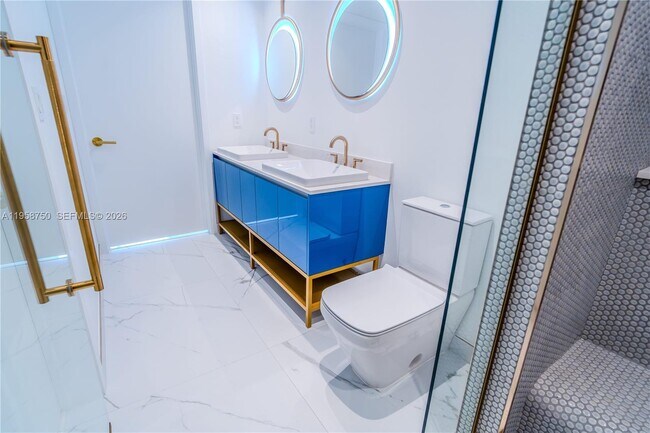 Building Photo - 2678 Tigertail Ave