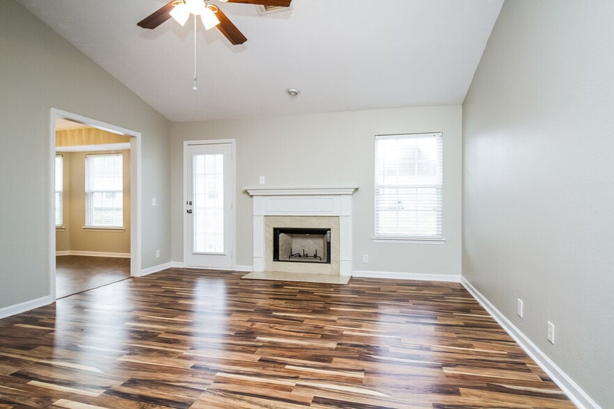 Building Photo - 1413 Chesterbrook Ct