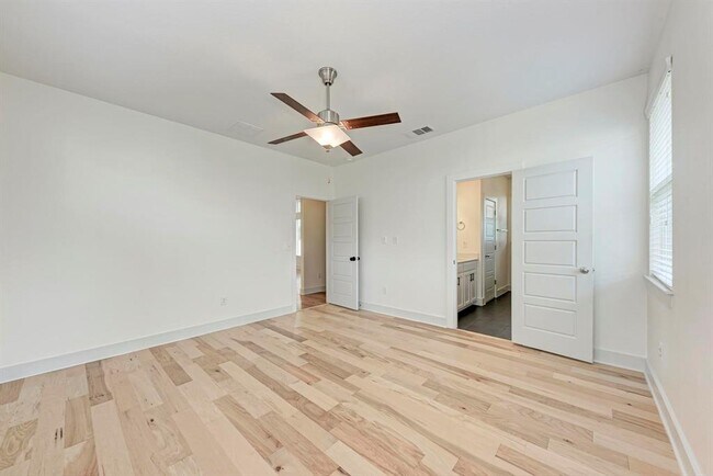 Building Photo - 1506 Homespun Rd
