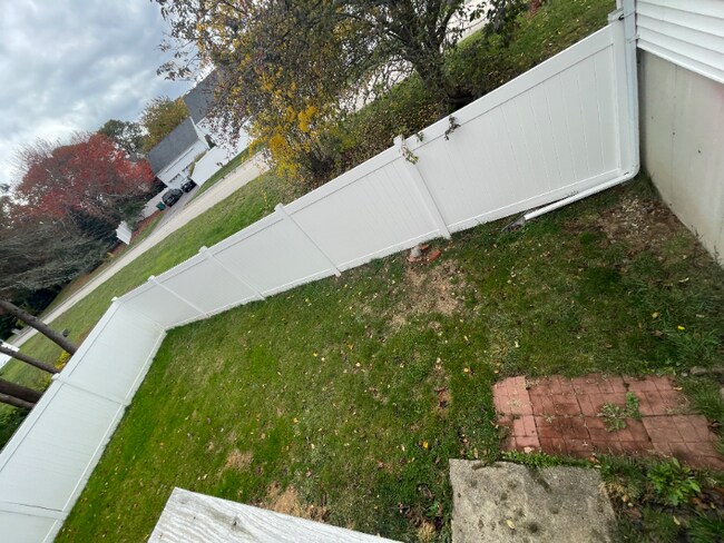 Building Photo - 431 Winnacunnet Rd