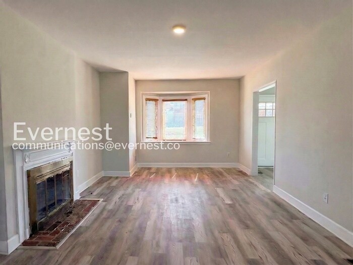 Building Photo - 1210 E 36th St